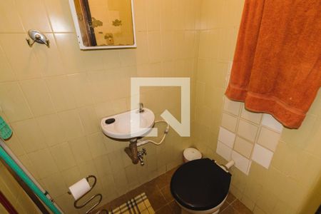 Casa à venda com 217m², 3 quartos e 4 vagasBanheiro de Serviço