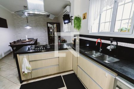 Casa à venda com 217m², 3 quartos e 4 vagasCozinha