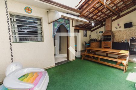 Casa à venda com 217m², 3 quartos e 4 vagasQuintal