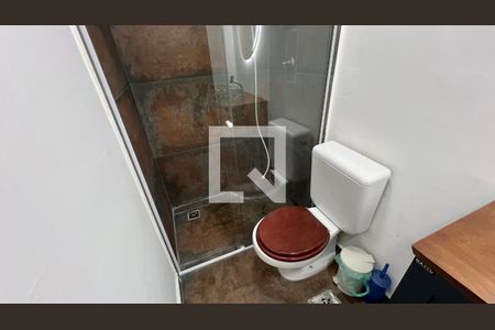 Banheiro de kitnet/studio para alugar com 1 quarto, 30m² em Cerqueira César, São Paulo