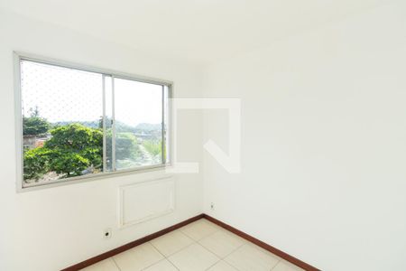 Quarto 2 de apartamento para alugar com 2 quartos, 54m² em Jardim Sulacap, Rio de Janeiro
