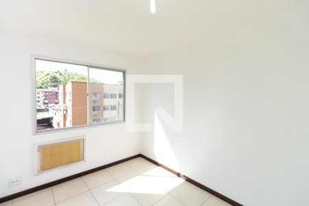 Quarto 1 de apartamento para alugar com 2 quartos, 54m² em Jardim Sulacap, Rio de Janeiro