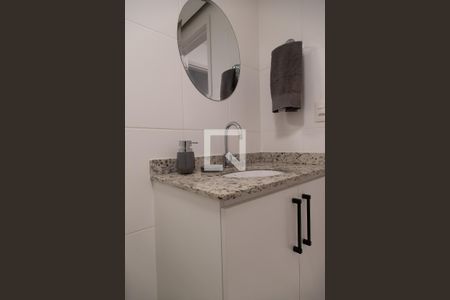 Apartamento à venda com 70m², 2 quartos e 1 vaga Apartamento à venda com 70m², 2 quartos e 1 vagaBanheiro social