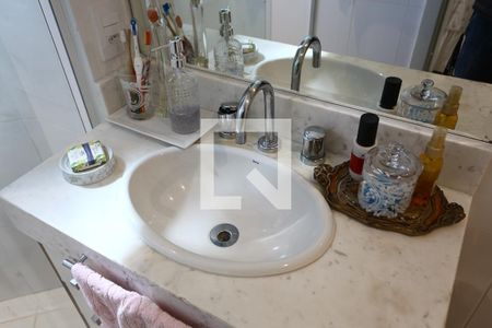 Apartamento à venda com 197m², 3 quartos e 3 vagas Apartamento à venda com 197m², 3 quartos e 3 vagasBanheiro da Suíte 2