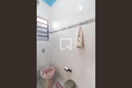 Casa à venda com 275m², 3 quartos e 8 vagas Casa à venda com 275m², 3 quartos e 8 vagasBanheiro