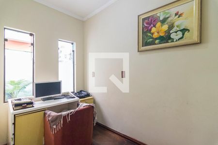Casa à venda com 275m², 3 quartos e 8 vagas Casa à venda com 275m², 3 quartos e 8 vagasEscritório
