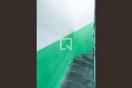 Casa à venda com 275m², 3 quartos e 8 vagas Casa à venda com 275m², 3 quartos e 8 vagasEscada da Garagem