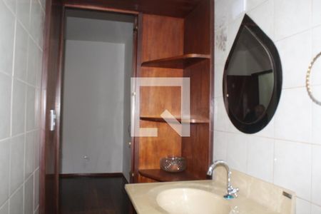 Casa à venda com 175m², 4 quartos e 2 vagasBanheiro