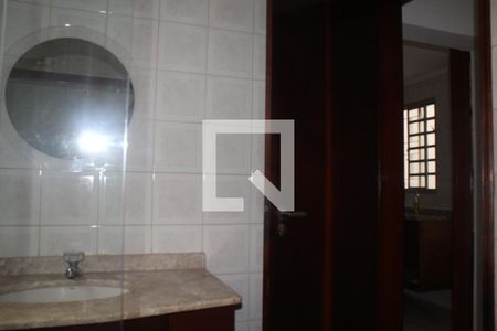 Casa à venda com 175m², 4 quartos e 2 vagasBanheiro 2