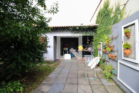 Casa à venda com 112m², 3 quartos e 3 vagas Casa à venda com 112m², 3 quartos e 3 vagasQuintal