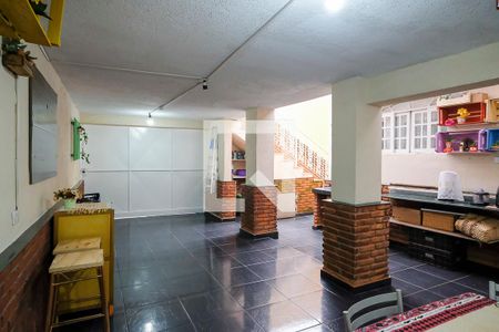Casa à venda com 230m², 3 quartos e 2 vagasQuintal
