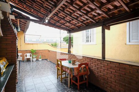 Casa à venda com 230m², 3 quartos e 2 vagasVaranda e área de serviço