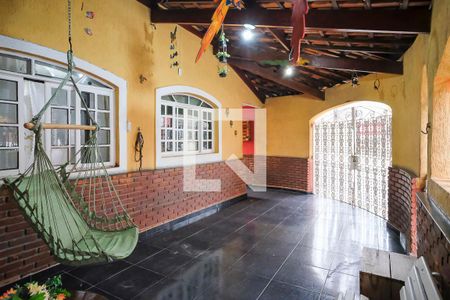 Casa à venda com 230m², 3 quartos e 2 vagasGaragem