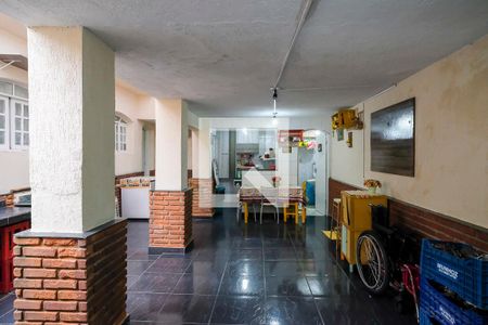 Casa à venda com 230m², 3 quartos e 2 vagasQuintal