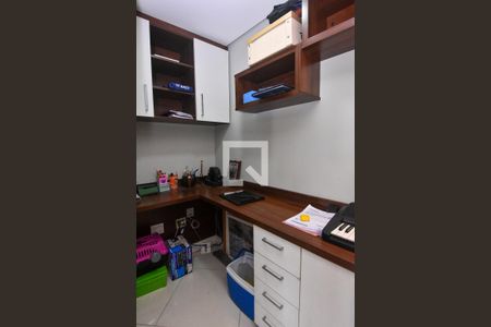 Apartamento à venda com 142m², 3 quartos e 2 vagas Apartamento à venda com 142m², 3 quartos e 2 vagasEscritório