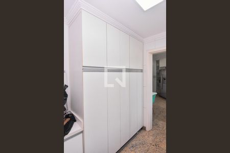 Apartamento à venda com 142m², 3 quartos e 2 vagas Apartamento à venda com 142m², 3 quartos e 2 vagasÁrea de Serviço