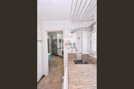 Apartamento à venda com 142m², 3 quartos e 2 vagas Apartamento à venda com 142m², 3 quartos e 2 vagasÁrea de Serviço