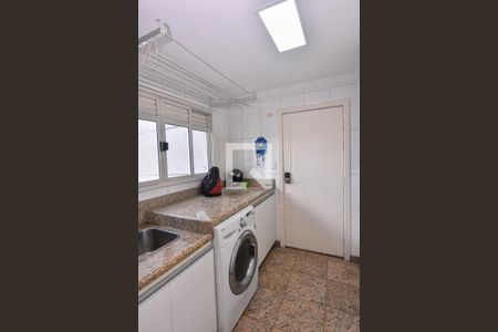 Apartamento à venda com 142m², 3 quartos e 2 vagas Apartamento à venda com 142m², 3 quartos e 2 vagasÁrea de Serviço