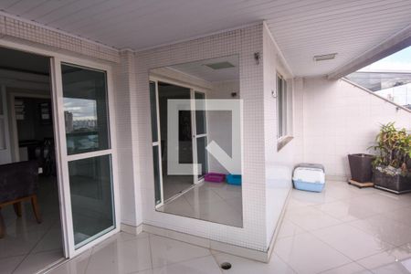 Apartamento à venda com 142m², 3 quartos e 2 vagas Apartamento à venda com 142m², 3 quartos e 2 vagasVaranda da Sala