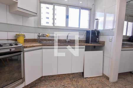 Apartamento à venda com 142m², 3 quartos e 2 vagas Apartamento à venda com 142m², 3 quartos e 2 vagasCozinha - Armários