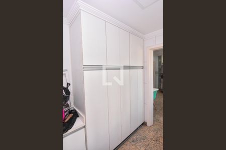 Apartamento à venda com 142m², 3 quartos e 2 vagas Apartamento à venda com 142m², 3 quartos e 2 vagasÁrea de Serviço