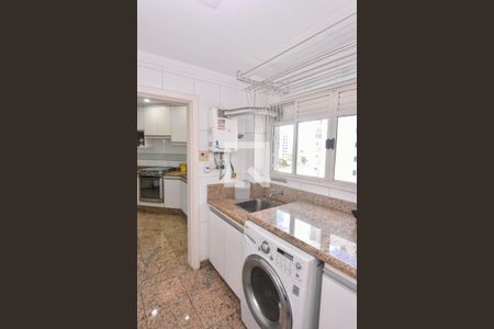 Apartamento à venda com 142m², 3 quartos e 2 vagas Apartamento à venda com 142m², 3 quartos e 2 vagasÁrea de Serviço