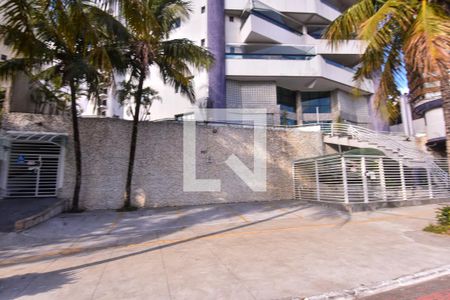 Apartamento à venda com 142m², 3 quartos e 2 vagas Apartamento à venda com 142m², 3 quartos e 2 vagasFachada