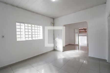 Sala de casa para alugar com 3 quartos, 75m² em Setor São José, Goiânia