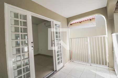 Varanda de casa para alugar com 3 quartos, 75m² em Setor São José, Goiânia