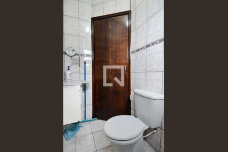 Casa à venda com 164m², 3 quartos e 3 vagasBanheiro da Suíte 1