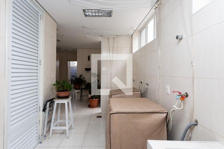 Apartamento à venda com 500m², 4 quartos e 3 vagas Apartamento à venda com 500m², 4 quartos e 3 vagasÁrea de Serviço