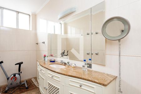 Apartamento à venda com 500m², 4 quartos e 3 vagas Apartamento à venda com 500m², 4 quartos e 3 vagasBanheiro da Suíte 2