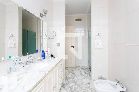 Apartamento à venda com 500m², 4 quartos e 3 vagas Apartamento à venda com 500m², 4 quartos e 3 vagasBanheiro da Suíte 1