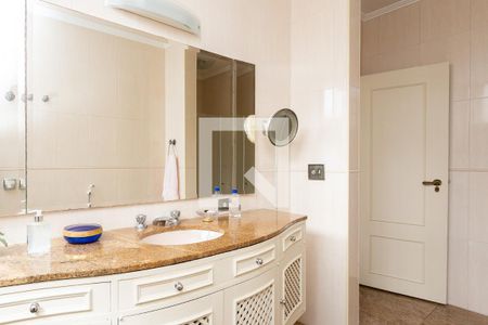 Apartamento à venda com 500m², 4 quartos e 3 vagas Apartamento à venda com 500m², 4 quartos e 3 vagasBanheiro da Suíte 2