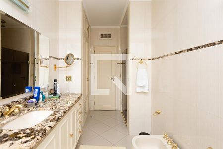 Apartamento à venda com 500m², 4 quartos e 3 vagas Apartamento à venda com 500m², 4 quartos e 3 vagasBanheiro da Suíte 3