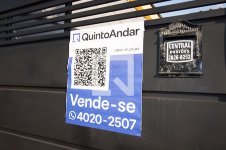 Casa à venda com 240m², 4 quartos e 4 vagasFachada