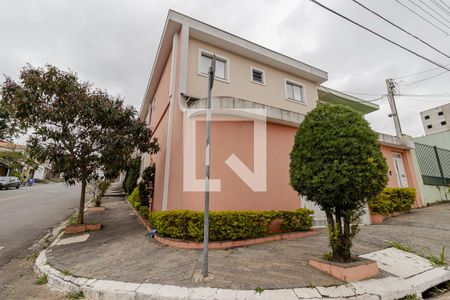 Casa à venda com 150m², 3 quartos e 2 vagas Casa à venda com 150m², 3 quartos e 2 vagasFachada