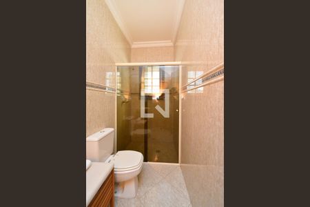 Casa à venda com 254m², 3 quartos e 5 vagasBanheiro da Suíte 1