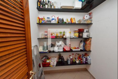 Casa à venda com 254m², 3 quartos e 5 vagasDespensa