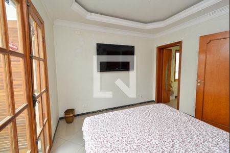 Casa à venda com 254m², 3 quartos e 5 vagasSuíte 1