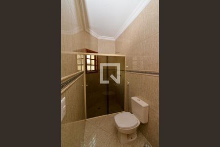 Casa à venda com 254m², 3 quartos e 5 vagasBanheiro da Suíte 2