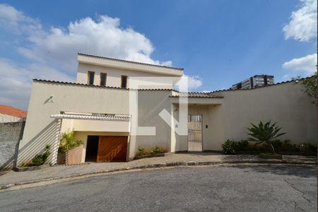 Casa à venda com 254m², 3 quartos e 5 vagasFachada