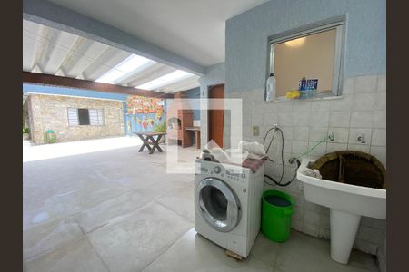 Casa à venda com 250m², 3 quartos e 3 vagasÁrea de Serviço