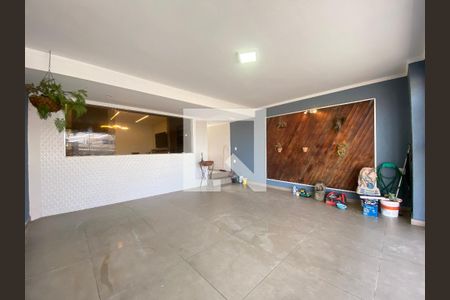 Casa à venda com 250m², 3 quartos e 3 vagasGaragem