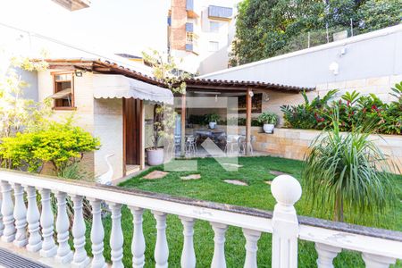 Casa à venda com 550m², 5 quartos e 7 vagas Casa à venda com 550m², 5 quartos e 7 vagasEspaço Gourmet/Churrasqueira