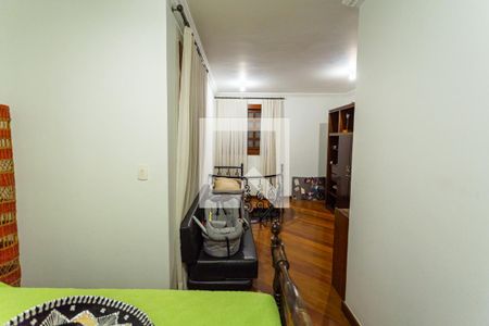 Casa à venda com 550m², 5 quartos e 7 vagas Casa à venda com 550m², 5 quartos e 7 vagasQuarto 5