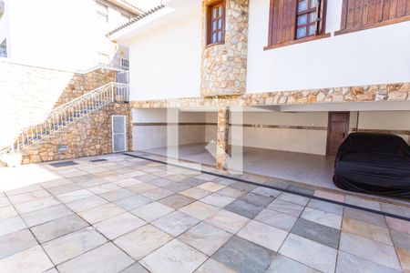 Casa à venda com 550m², 5 quartos e 7 vagas Casa à venda com 550m², 5 quartos e 7 vagasGaragem