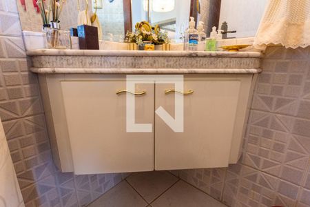 Casa à venda com 550m², 5 quartos e 7 vagas Casa à venda com 550m², 5 quartos e 7 vagasArmário do Lavabo da Sala 2