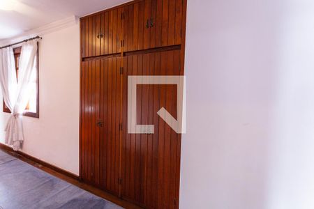 Casa à venda com 550m², 5 quartos e 7 vagas Casa à venda com 550m², 5 quartos e 7 vagasRouparia do Corredor