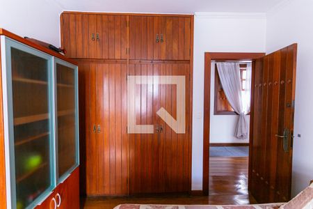 Casa à venda com 550m², 5 quartos e 7 vagas Casa à venda com 550m², 5 quartos e 7 vagasArmário da Suíte 3